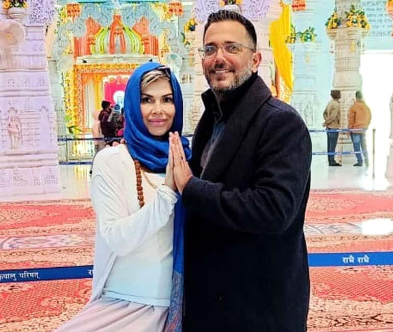 Magical Mathura Vrindavan Tour: Krishna's Homeland - Banke Bihari Temple: the devotion you feel in your chest