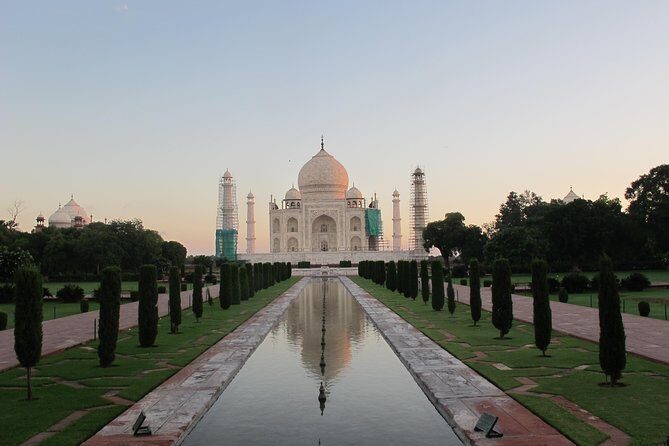 Maharajas & Sadhus - 10 Days Tour of Rajasthan, Agra & Varanasi - Day 1 in Delhi: Old Delhi, Chandni Chowk by pedal rickshaw, then Qutub Minar