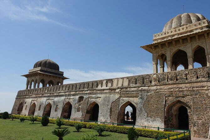 Mandu & Maheshwar Private Day Tour from Indore with Entrances - How a private Mandu and Maheshwar day works from Indore