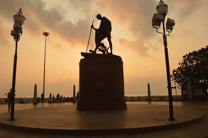 Marina Beach walking tour by tourism ministry approved company - Marina Beach statues: how a walk becomes city storytelling