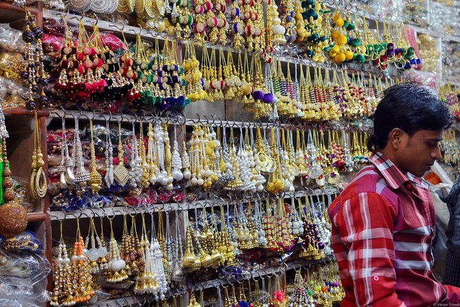 Masterji Kee Haveli Walk - Old Delhi Bazaar & Food Walk - Spice market stop: more than buying, it’s learning what you’re smelling