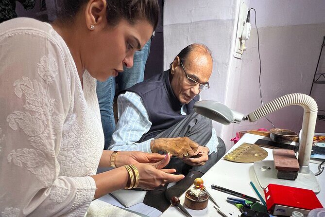 Meenakari Enamelling Experience on Silver Jewellery in Jaipur - Coffee, Materials, and the Studio Comforts That Keep It from Feeling Like Homework
