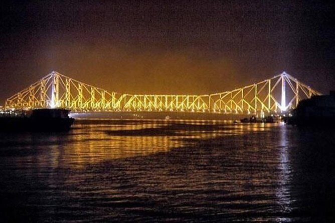 Mesmerising Kolkata Private Customised Day Tour - Howrah Bridge and the Hooghly Edge: One City, Two Moods
