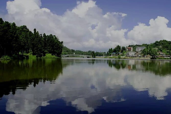Mirik Lake Day Tour From Darjeeling - Entering Mirik: First Impressions at Lake Sumendu