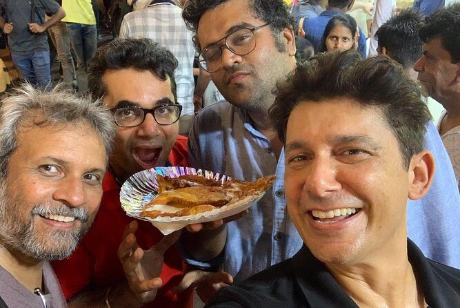 Mohd Ali Road Kebab & Curry Food Trail in Mumbai with Guide - Stop 4: Tawakkal Sweets for Mithai Finishing Moves