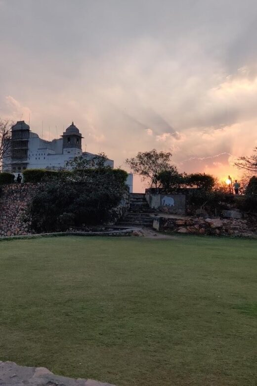 Monsoon Palace (Sajjangarh) E-bike Trail - Who should book this (and who should think twice)