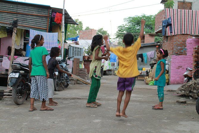 Moral Slum Tour in Delhi with hotel pickup & drop - Practical tips to make the day go smoothly