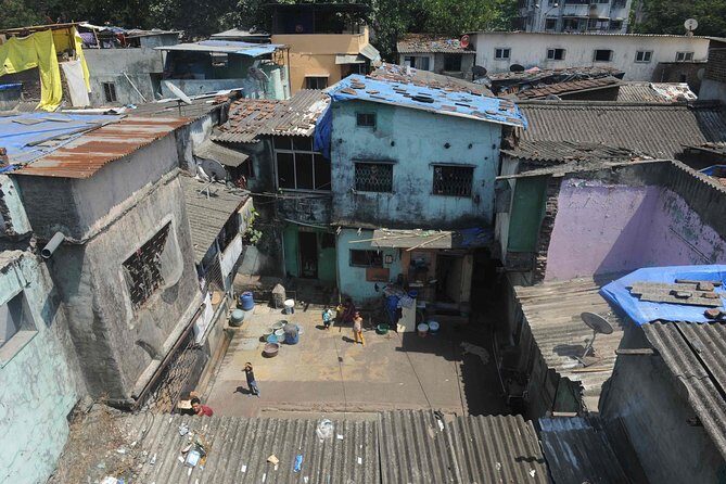 Moral Slum Tour in Delhi with hotel pickup & drop - The guide experience: local voices like Victor and Dolly