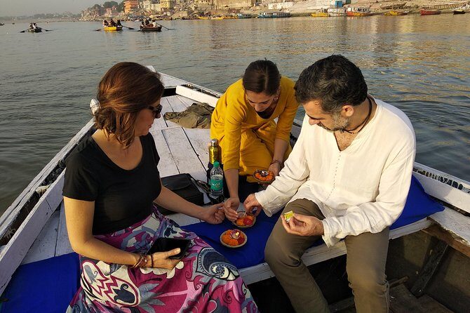 Morning boat and old city tour with official tour guide in varanasi - The 1-hour sunrise Ganges boat ride (and how to watch it)