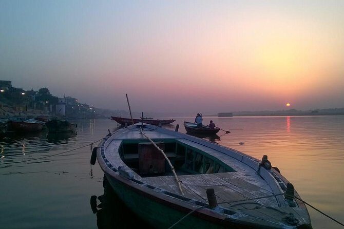 Morning Boat Tour followed by a short heritage walking tour in VARANASI - On the Ganges: why a boat ride beats a standing tour