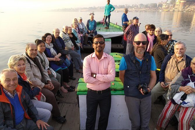 Morning Boat with old part of city - Sunrise on the Ganges: why the early hours matter