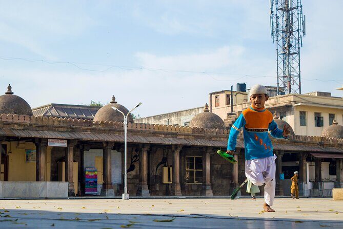 Morning Heritage Walk - house of mg - Jama Masjid: 260 Pillars, 15 Domes, and Three Entrances