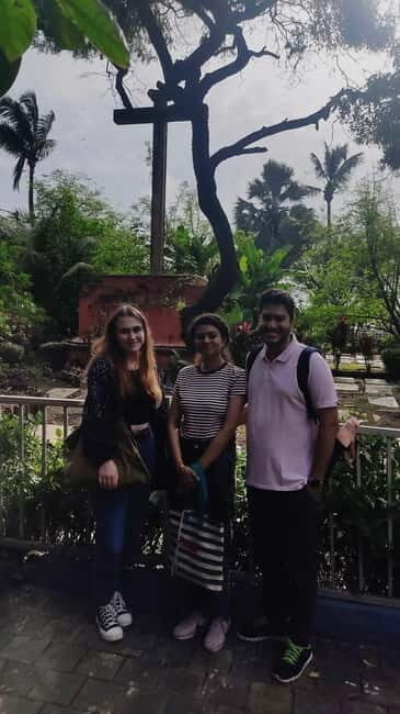 Mumbai: 2-Hour Guided Bandra Walking Tour - Guide Matters Most: Sanika and Krishna’s Storytelling Style