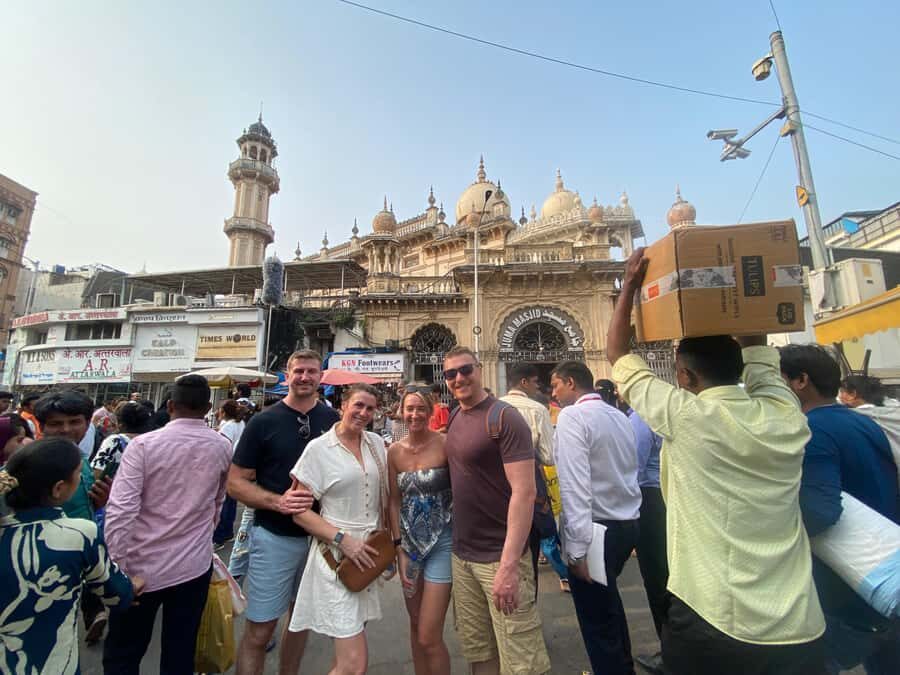 Mumbai: 2 Hours Markets And Temple Tour - Should you book this Mumbai 2-hour markets and temple tour?