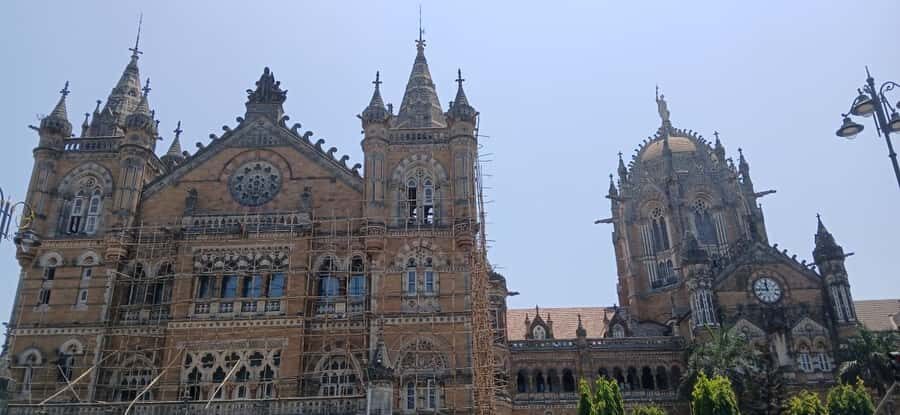 Mumbai: 2 Hours Markets And Temple Tour - Mangaldas textile market: cloth choices and street-level stories