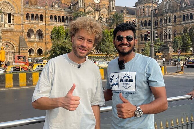 Mumbai Bazaar Walking Tour - Mangaldas Market: textiles and fabric clues