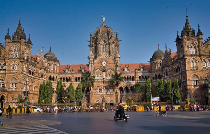 Mumbai: Best of the City Private Half-Day Tour - Haji Ali Mosque on an islet: causeway walk with sea-air drama