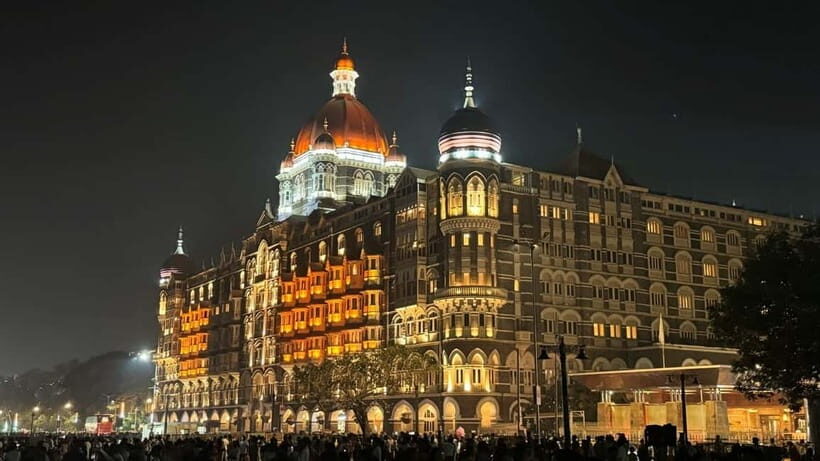 Mumbai By Night: Lights & Luminance - Where You Meet (Starbucks, Dhanraj Mahal) and How the Route Flows