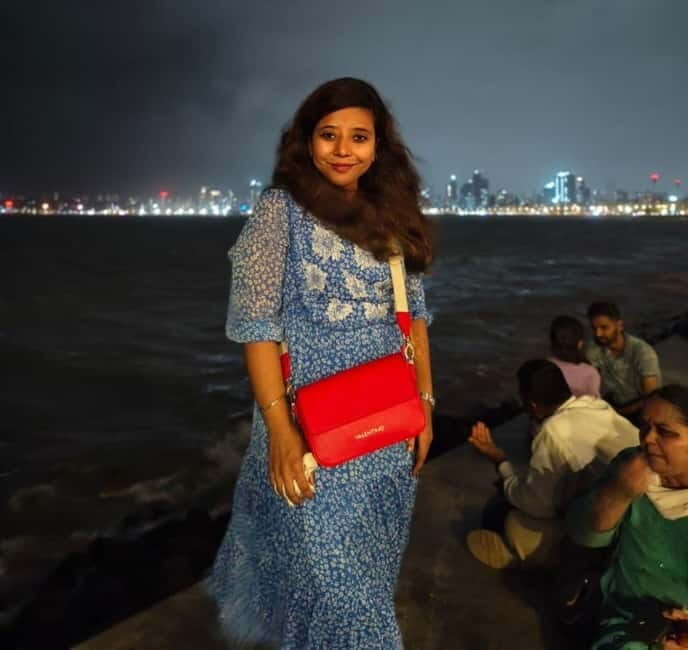 Mumbai City Night Guided Tour with Delicious Street Food - Churchgate and the Oval Maidan photo stretch