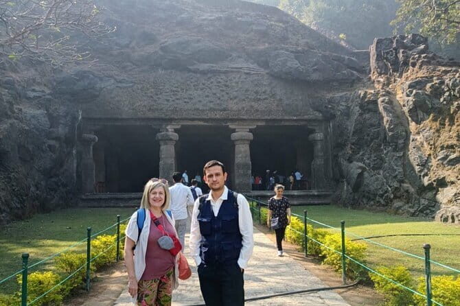 Mumbai City Sightseeing and Elephanta Caves Tour - Gateway of India: a sea-front finish with built-in significance