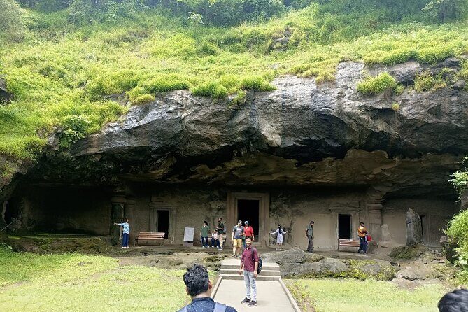 Mumbai City Sightseeing with Elephanta Caves Full Day Tour - From Pickup to Gateway of India: What the First Hour Actually Feels Like