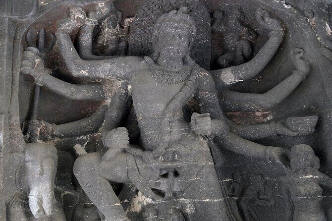 Mumbai City Sightseeing with Elephanta Caves Full Day Tour - Dhobi Ghat + Oval Maidan: Fast Stops That Show Real Daily Life