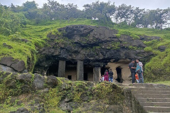 Mumbai City Sightseeing with Elephanta Caves Full Day Tour - University of Mumbai, Rajabai Clock Tower, and Bombay High Court