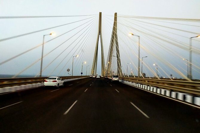 Mumbai City Tour in Public Transportation - Mumbai by Train and Taxi: What the 8-Hour Format Really Gets You