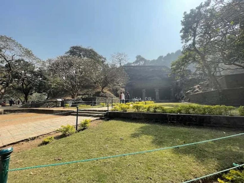 Mumbai: Create Your Own Itinerary - Private Tour & Transfer - Mumbai architecture and guided city sights, with a live English guide