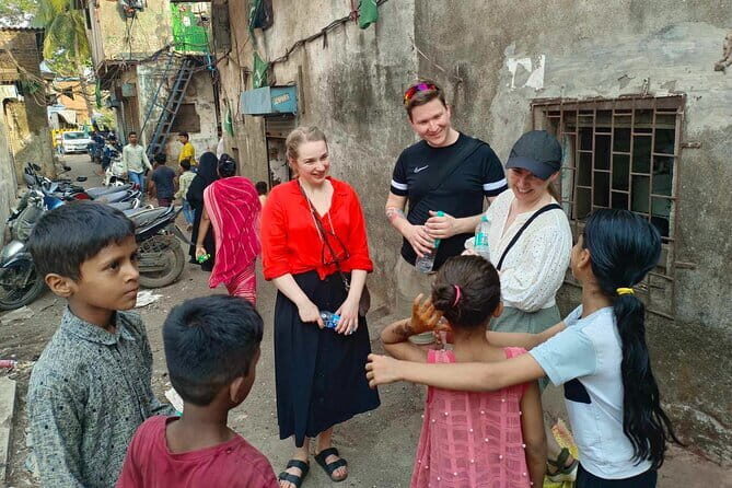 Mumbai: Dhobi Ghat Laundry & Dharavi Slum Tour with a Local - Photo, respect, and the mindset that makes this worthwhile