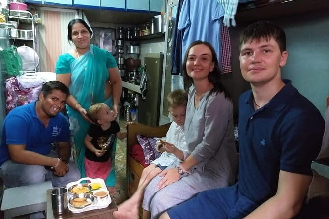Mumbai: Dhobi Ghat Laundry & Dharavi Slum Tour with a Local - Should you book it? My call
