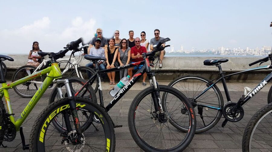 Mumbai: Early Morning Bicycle Tour - The route flow: photo stops, walking breaks, and how the morning lands