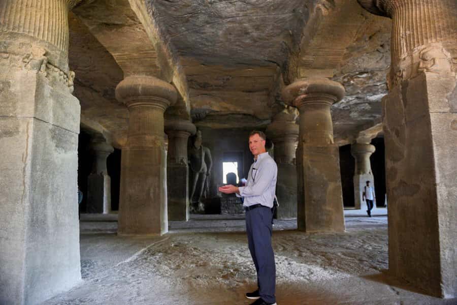 Mumbai: Elephanta Caves: Island Tour With Options - Transfer Options: Hotel Pickup vs. Meeting Point at Pizza Express