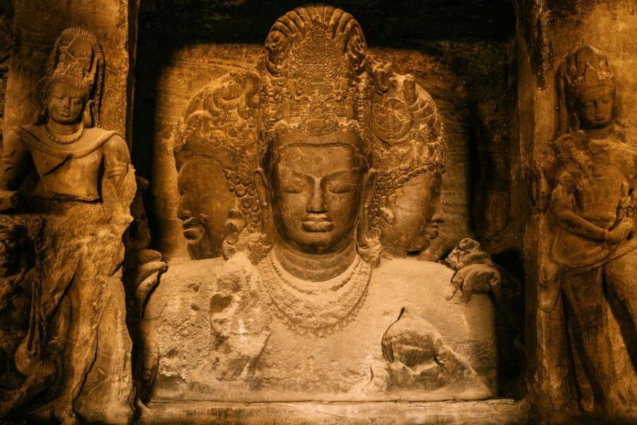 Mumbai: Elephanta Island and Elephanta Caves Guided Tour - The 120 steps up: preparing your body and your day