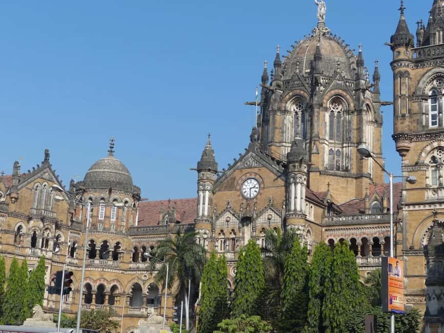 Mumbai: Exclusive Tour with Dharavi Slum & Elephanta Cave - How the private format makes a long day feel manageable