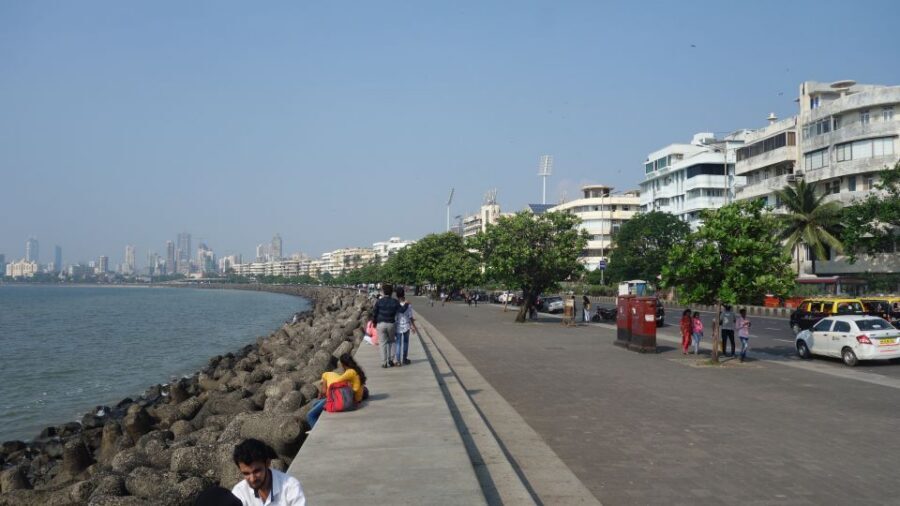 Mumbai: Full-Day Private Sightseeing Tour - More Big Stops: Jain Temple, Oval Maidan, University of Mumbai, and Bombay High Court