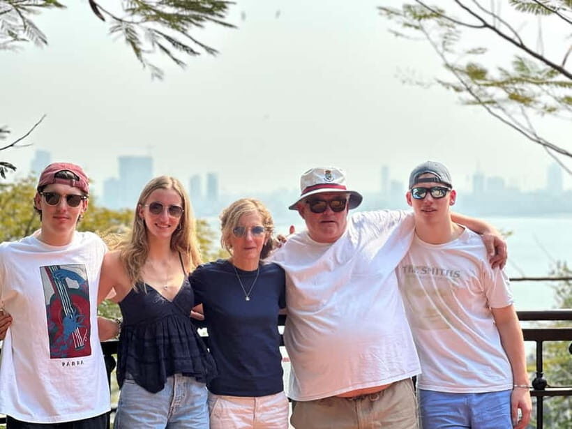 Mumbai: Half Day Elephanta Caves Guided Tour with Ferry Ride - Private guiding through a maze of shrines