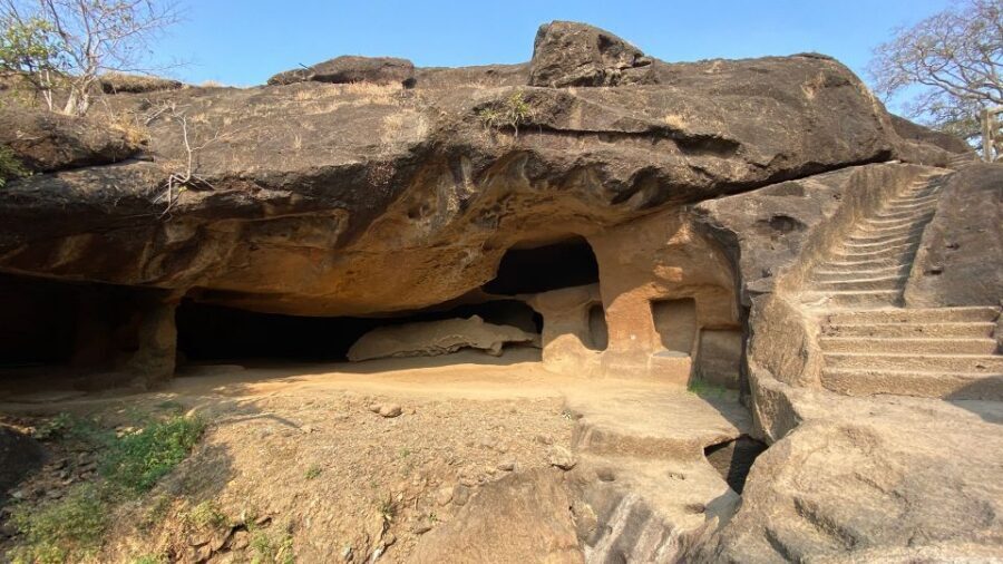 Mumbai: Kanheri Caves and The Golden Pagoda Temple - Getting out of the city: the part that makes the day feel easy