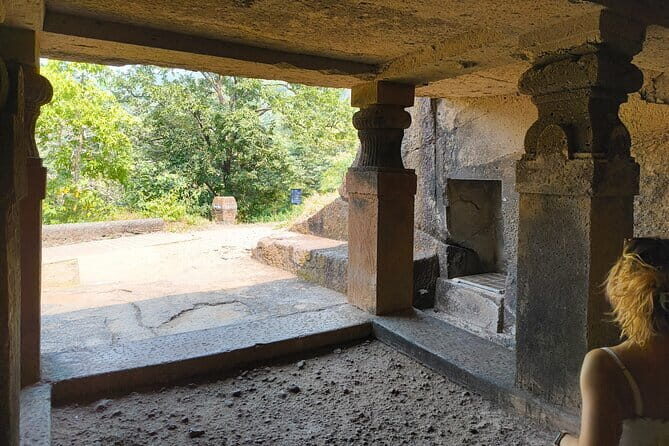 Mumbai Kanheri Caves & Golden Pagoda – A Buddhist Settlement - Kanheri Caves with a guide: what to look for and what questions to ask