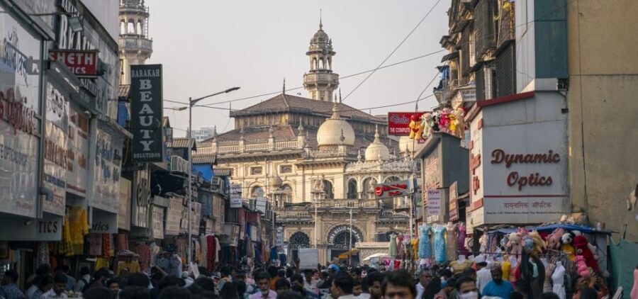 Mumbai: Local Markets & Temples Tour - Rain or Shine: How to Prepare for This Walking-Heavy Market Day