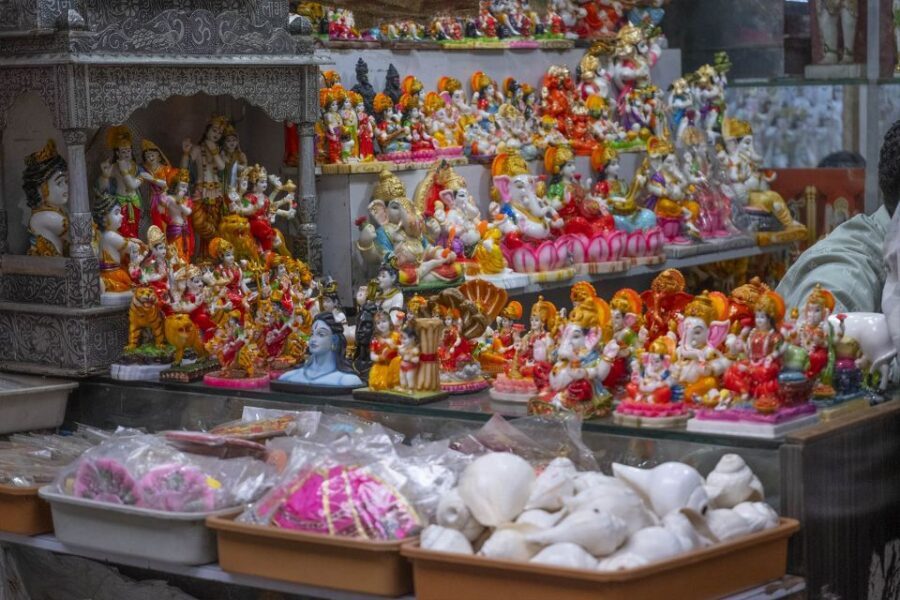 Mumbai: Local Markets & Temples Tour - Price and Time: Is $27 Good Value for 2.5–3 Hours?