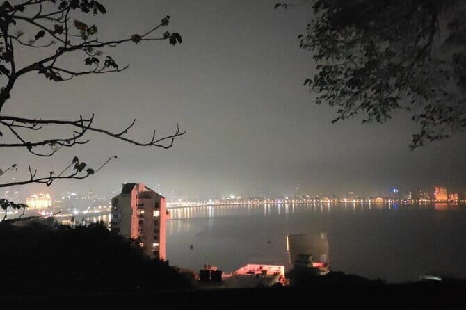 Mumbai Night Sightseeing Tour - Taj Mahal Palace from the outside: quick context and photo angles