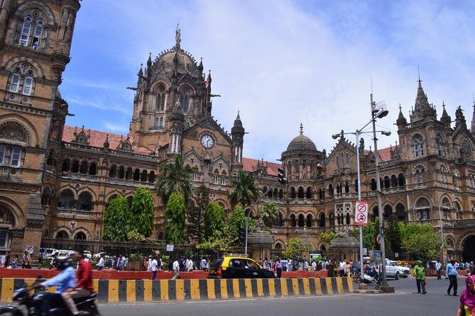 Mumbai Sightseeing with Dharavi Slum - How This Mumbai Route Earns Its Six Hours