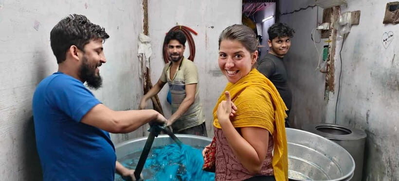 Mumbai: Slum Tour Dharavi & Dhobi Ghat Laundry with a Local - Meeting at Third Wave Coffee, Mahim: A Simple Start