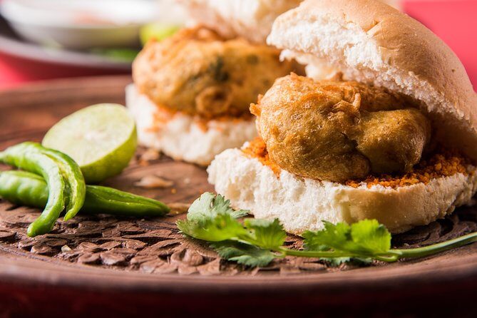 Mumbai Street Food Crawl (2 Hours Guided Food Tasting Tour) - Why a 2-hour guided crawl works in Mumbai