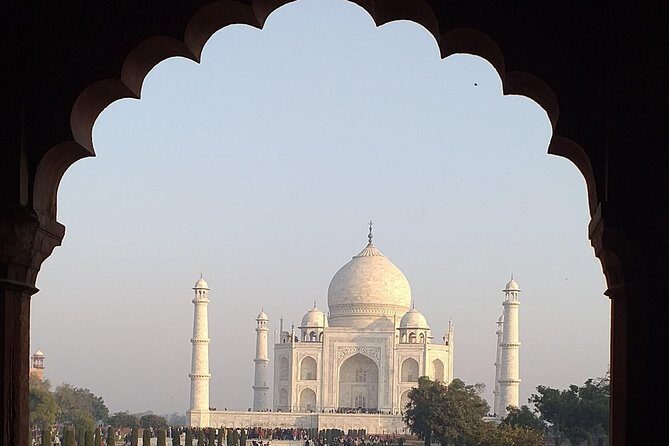 Mumbai to Agra Taj Mahal Day Trip with Return Flights and Lunch - Entering the Taj Mahal: More Than a Pretty Postcard