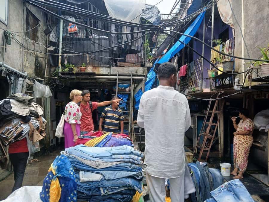 Mumbai:Dhobi Ghat Laundry,Dharavi Slum & Flower market Tour - Logistics that matter: shoes, water, and a camera plan