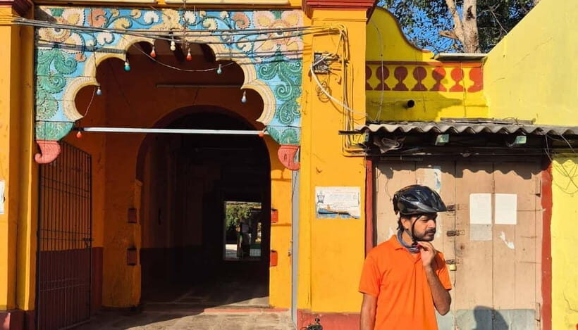 Mysore City Bike Tour Morning 3.5 Hours: Mysore By Cycle - Mysore’s quieter neighborhoods and the mud house finish