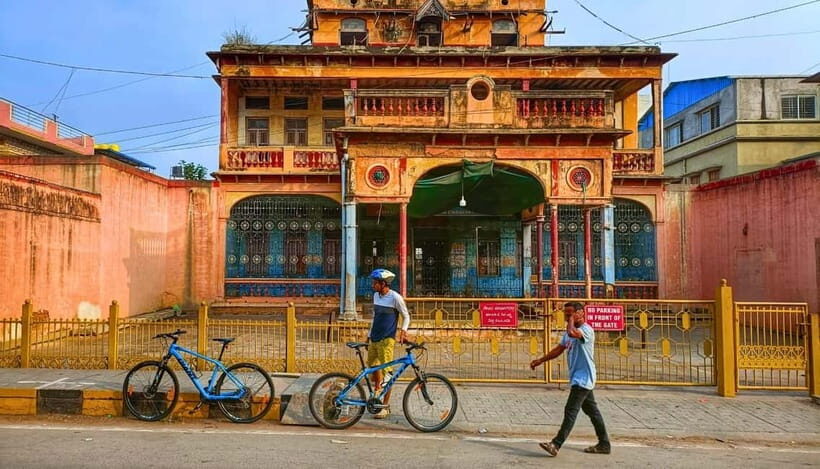 Mysore City Bike Tour Morning 3.5 Hours: Mysore By Cycle - Chai stop and local breakfast: where the stories land