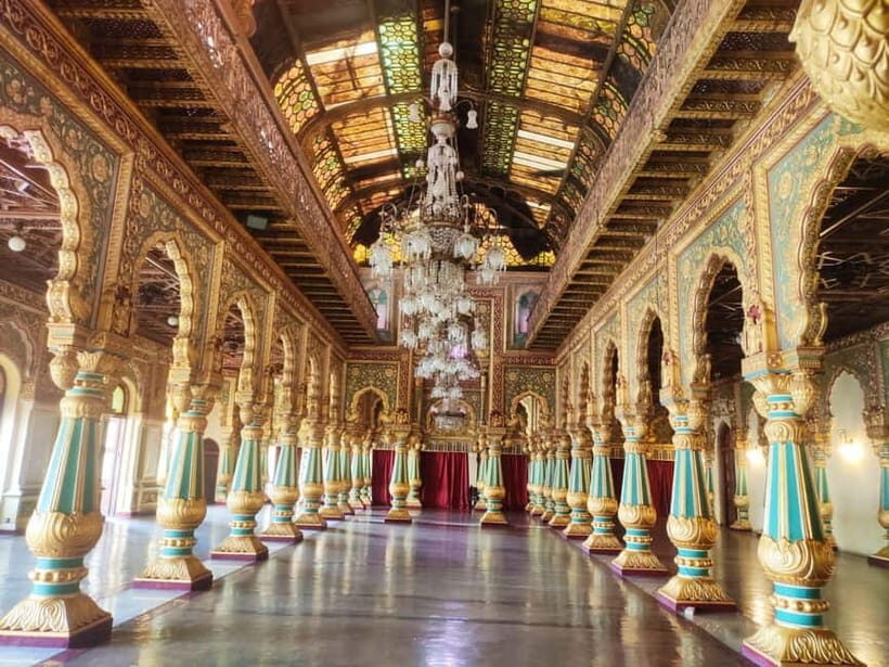 Mysore: Palace, Art Gallery & Devaraja Market Walking Tour - Mysore Palace guided time: the Versailles-of-India experience you can actually follow